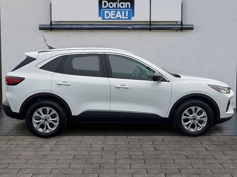 Certified 2023 Ford Escape Active AWD/4WD image 2