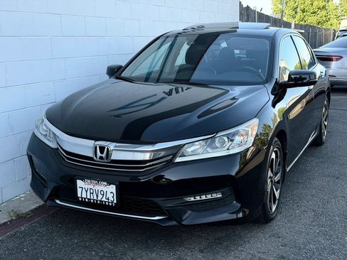 Used 2017 Honda Accord EX-L image 2
