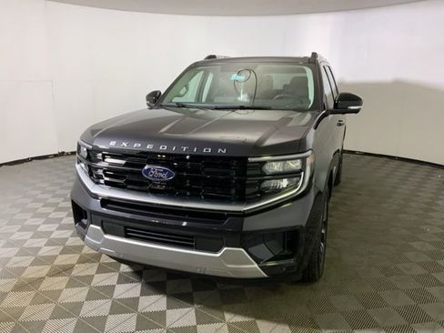 New 2026 Ford Expedition Platinum AWD/4WD image 3