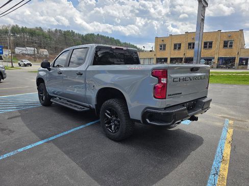 Used 2024 Chevrolet Silverado 1500 LT Trail Boss w/ Convenience Package II AWD/4WD image 6
