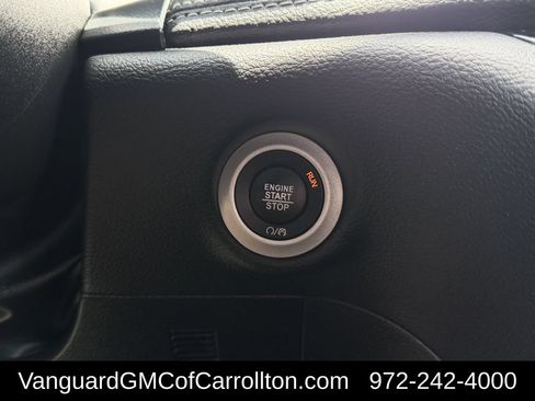 Used 2025 Chrysler Pacifica Limited FWD image 23