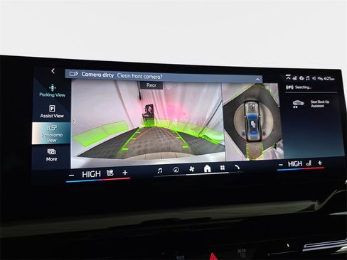 Used 2025 BMW 530i xDrive w/ M Sport Package image 27