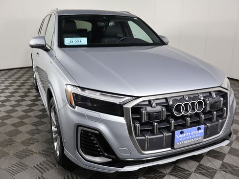 Used 2025 Audi Q7 Premium Plus image 3