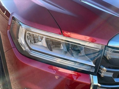 Used 2022 GMC Acadia AT4 w/ Technology Package image 31