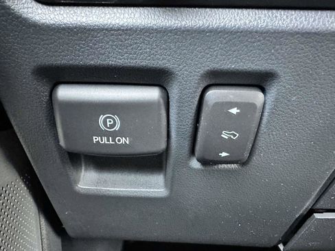 Used 2022 Ford F150 Lariat w/ Equipment Group 502A High image 18