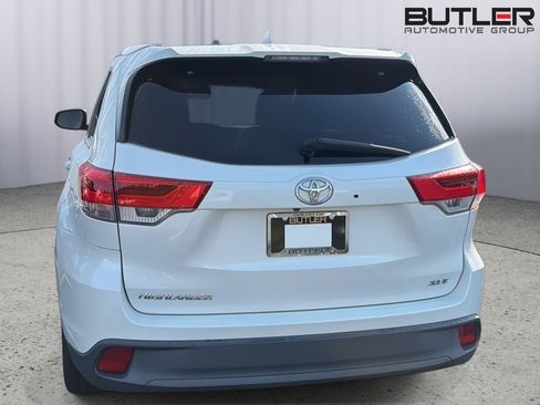 Used 2018 Toyota Highlander XLE FWD image 9