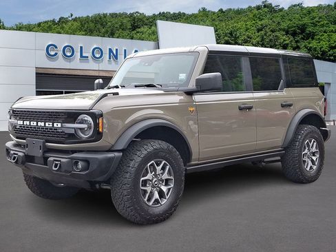 Certified 2025 Ford Bronco Badlands AWD/4WD image 3