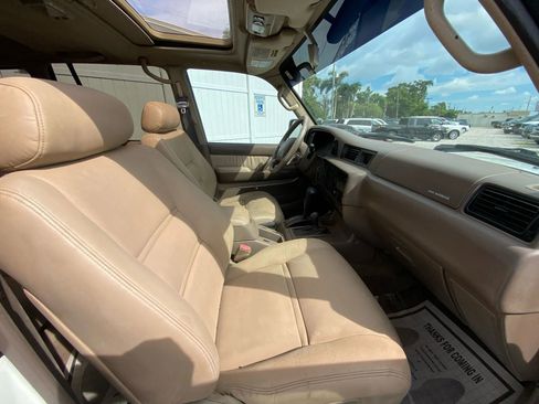 Used 1997 Toyota Land Cruiser image 16