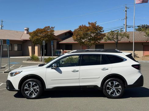 Used 2022 Subaru Outback Touring XT AWD/4WD image 2