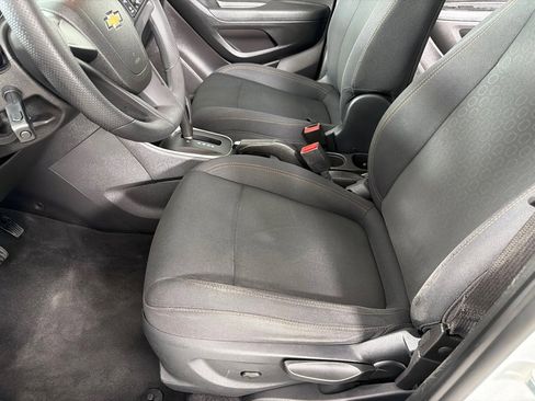 Used 2018 Chevrolet Trax LS w/ LPO, Protection Package FWD image 12