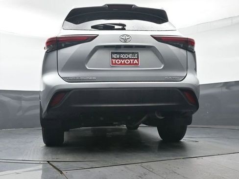Certified 2024 Toyota Highlander XLE image 43