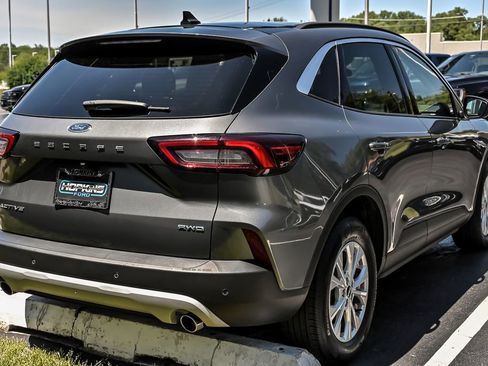 Used 2023 Ford Escape Active w/ Tech Pack #1 AWD/4WD image 10
