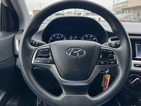 Used 2021 Hyundai Accent SE FWD image 25