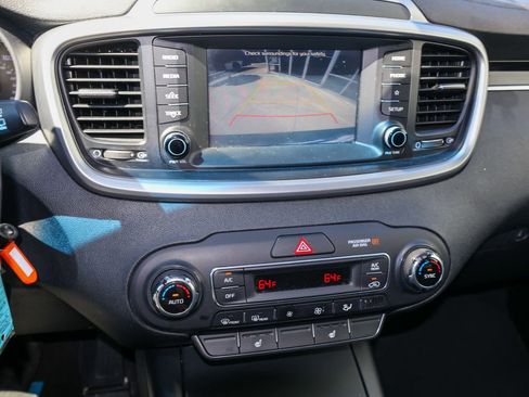 Used 2019 Kia Sorento S AWD/4WD image 19