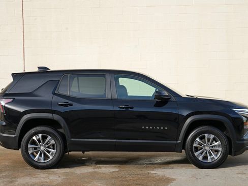 Used 2026 Chevrolet Equinox LT FWD image 44