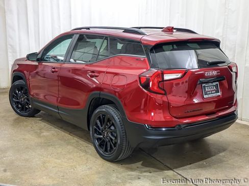 Certified 2023 GMC Terrain SLE w/ Driver Convenience Package AWD/4WD image 9