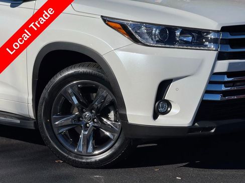 Used 2017 Toyota Highlander Limited image 5