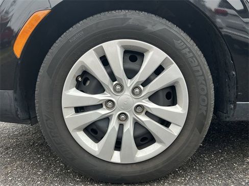 Certified 2022 Kia Soul LX image 10