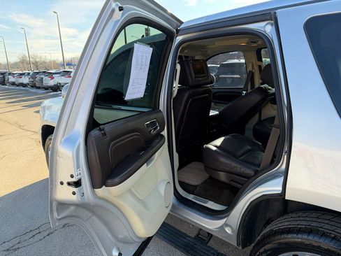 Used 2012 Cadillac Escalade Platinum image 12
