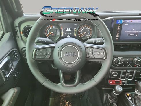 Used 2025 Jeep Gladiator Mojave w/ Convenience Group AWD/4WD image 27