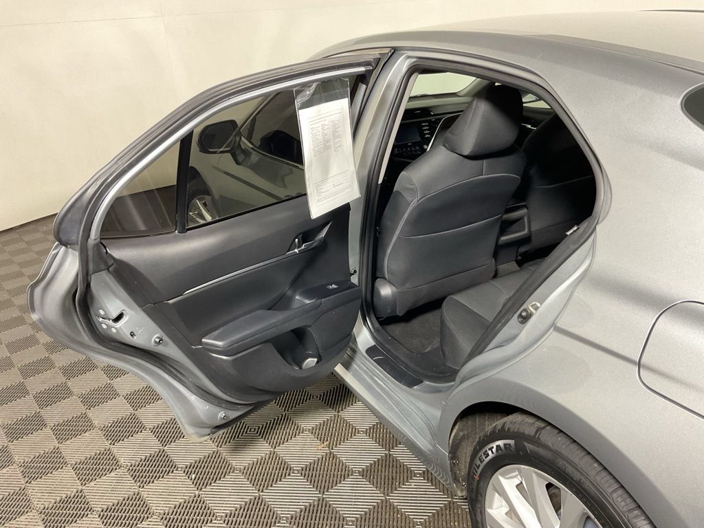 Used 2020 Toyota Camry LE FWD image 30
