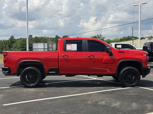 Used 2024 Chevrolet Silverado 2500 Custom w/ Custom Value Package AWD/4WD image 9