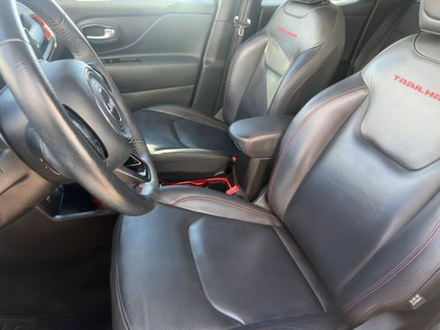 Used 2022 Jeep Renegade Trailhawk w/ Trailer Tow Group image 17