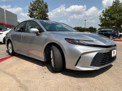 Used 2025 Toyota Camry LE FWD image 4