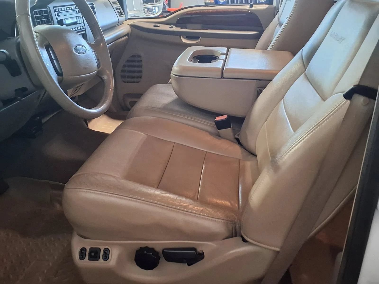 Used 2003 Ford F350 Lariat RWD image 17