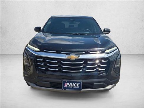 Used 2025 Chevrolet Equinox LT image 2