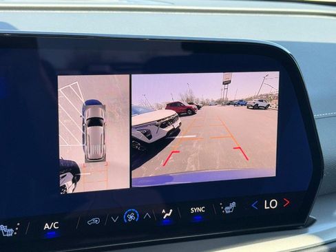 New 2026 Chevrolet Traverse LT w/ Sun and Wheel Package image 14