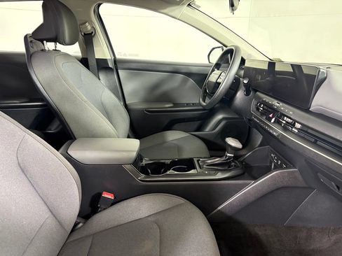 Used 2025 Kia K4 FWD image 14