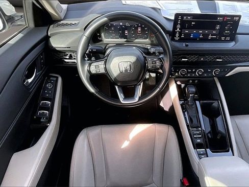 Used 2023 Honda Accord Touring image 5