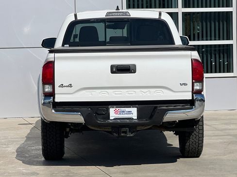 Used 2019 Toyota Tacoma SR5 image 5