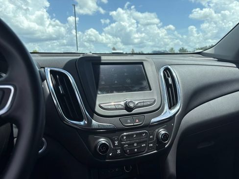 Used 2024 Chevrolet Equinox LT FWD image 16
