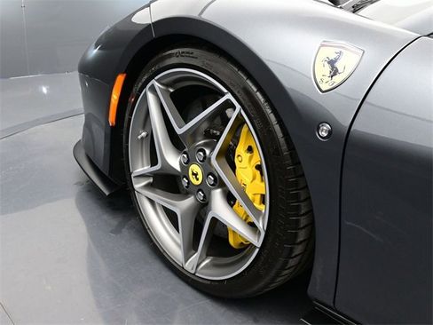 Used 2022 Ferrari F8 Tributo image 16