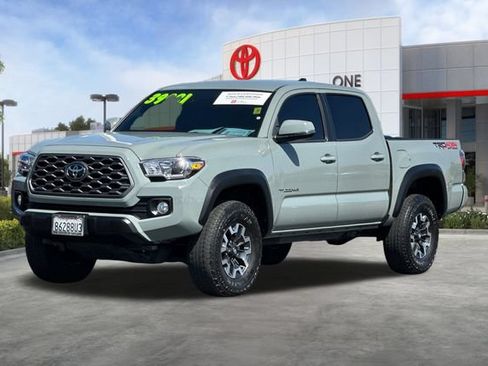 Used 2023 Toyota Tacoma TRD Off-Road w/ Technology Package AWD/4WD image 10