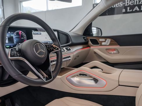 Used 2025 Mercedes-Benz GLE 450e 4MATIC w/ Driver Assistance Package image 6