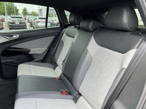 Used 2023 Volkswagen ID.4 Pro RWD image 33