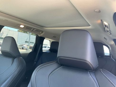 Used 2025 INFINITI QX60 Pure image 16