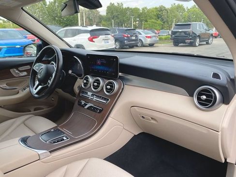 Used 2021 Mercedes-Benz GLC 300 4MATIC image 28