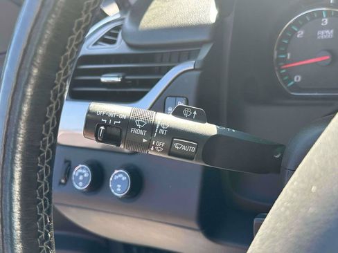 Used 2018 Chevrolet Tahoe LT w/ Luxury Package AWD/4WD image 26
