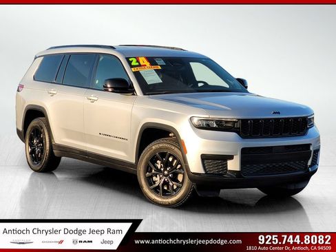 Certified 2024 Jeep Grand Cherokee L Laredo image 1