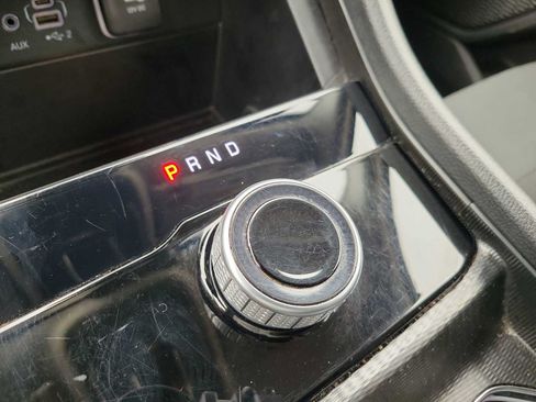 Used 2024 Jeep Grand Cherokee Laredo AWD/4WD image 21