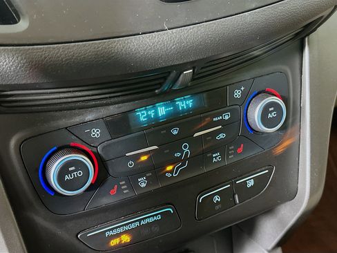 Used 2018 Ford Escape SE image 22