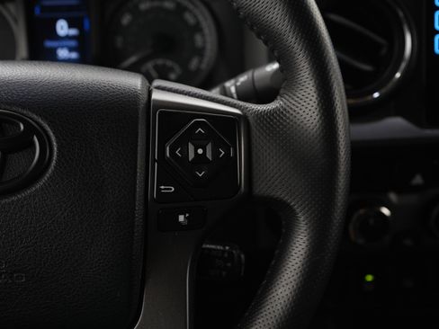 Used 2017 Toyota Tacoma TRD Pro AWD/4WD image 25