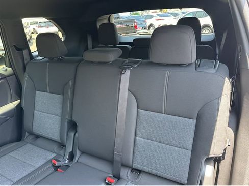 New 2025 GMC Acadia Elevation FWD image 17