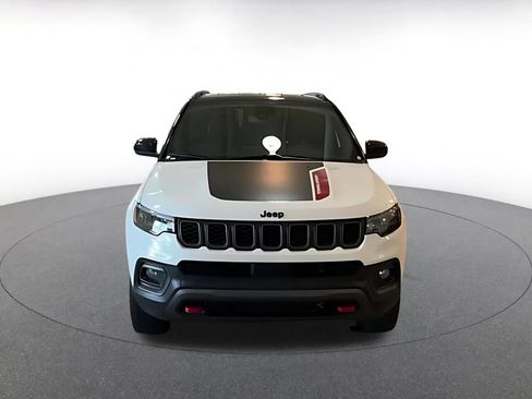 Used 2025 Jeep Compass Trailhawk AWD/4WD image 4