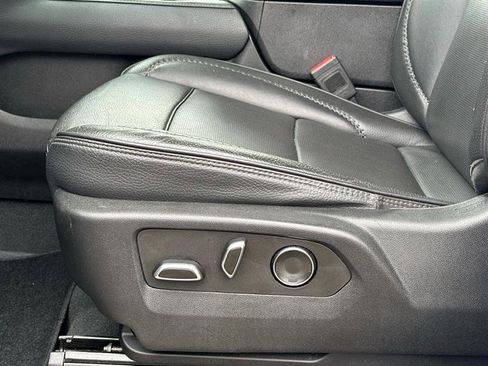 Used 2023 GMC Yukon Denali image 13