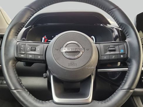Used 2024 Nissan Pathfinder Platinum w/ Black Appearance Package FWD image 30